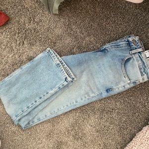 Size 4 Zara slim fit jeans, never worn just took tags off to try on